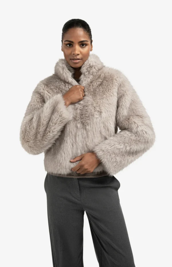 Jas van faux bont met opstaande kraag € 149,95 - Afbeelding 4