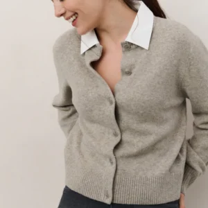 Vest met afneembare kraag en knoopsluiting